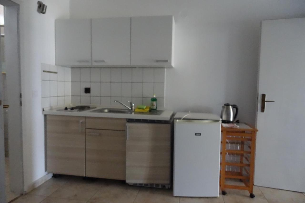 Ermioni Apartments Vrasná Buitenkant foto